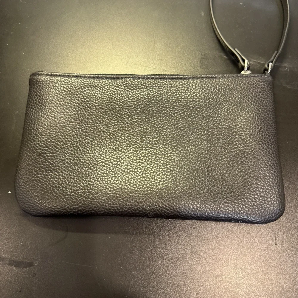Vera Bradley‎ Vegan Leather Essential Zip Wristlet Black